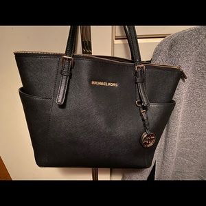 Micheal Kors tote